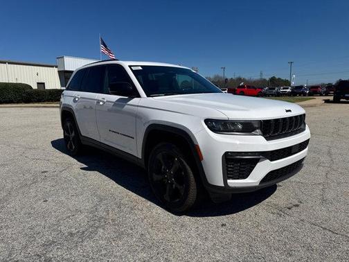 Bright White Clearcoat 2026 Jeep Grand Cherokee Limited
