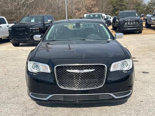 2018 Chrysler 300 Touring