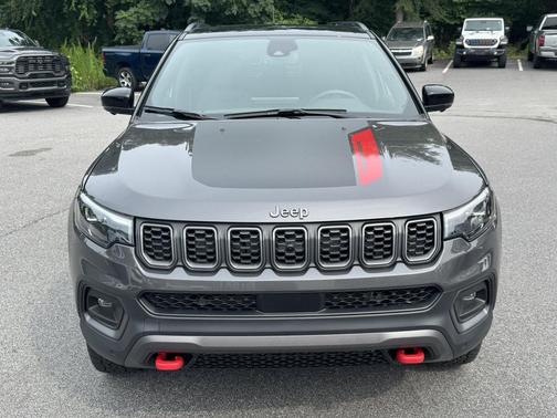 Baltic Gray Metallic Clearcoat 2024 Jeep Compass Trailhawk