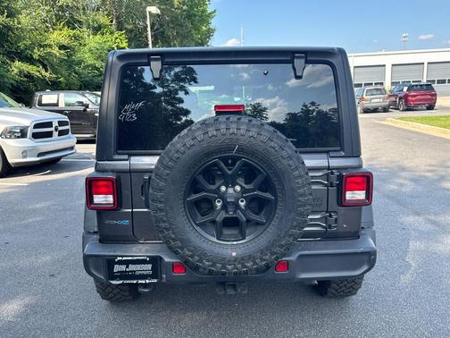 Granite Crystal Metallic Clearcoat 2025 Jeep Wrangler 4xe Willys
