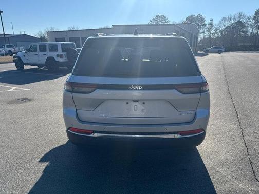 2024 Jeep Grand Cherokee Laredo