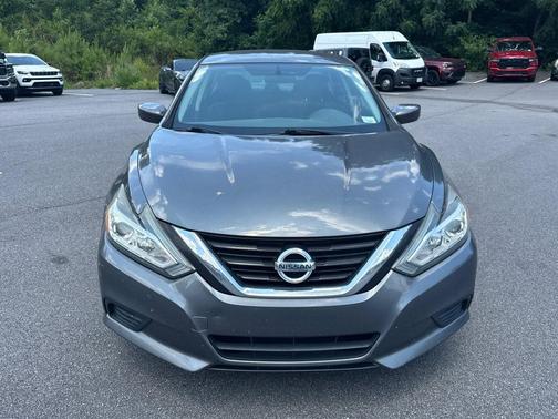 Gun Metallic 2018 Nissan Altima 2.5 S