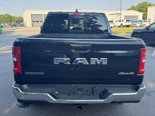 Diamond Black Crystal Pearlcoat 2025 RAM 1500 Big Horn/Lone Star