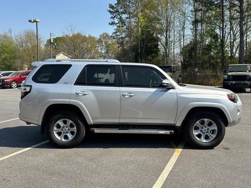 Classic Silver Metallic 2017 Toyota 4Runner SR5