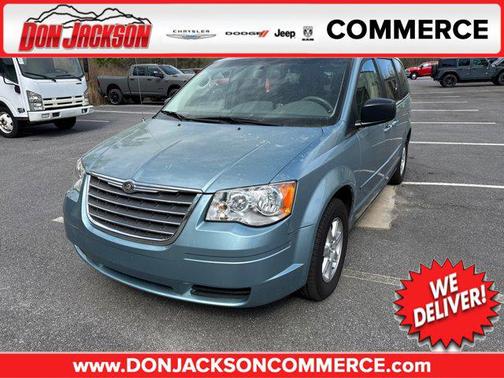 2010 Chrysler Town & Country New LX