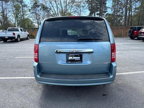 2010 Chrysler Town & Country New LX