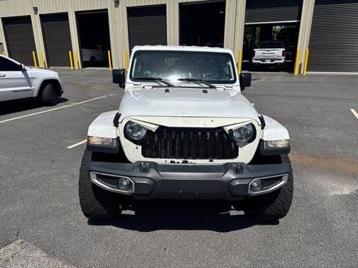 Bright White Clearcoat 2018 Jeep Wrangler Unlimited Sahara