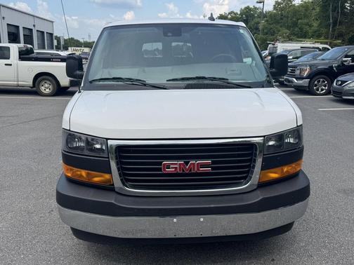Summit White 2025 GMC Savana 3500 RWD 3500 Extended Wheelbase LT