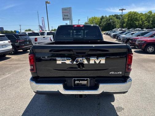 Diamond Black Crystal Pearlcoat 2026 RAM 2500 Tradesman Crew Cab 4x4 6'4' Box