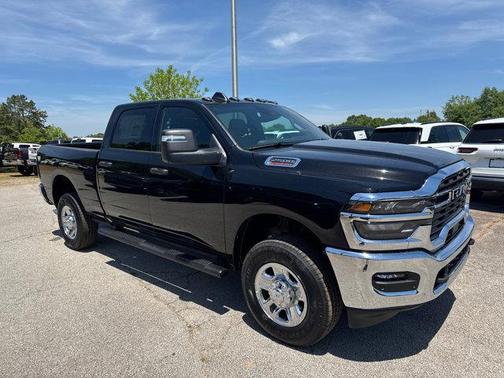 Diamond Black Crystal Pearlcoat 2026 RAM 2500 Tradesman Crew Cab 4x4 6'4' Box