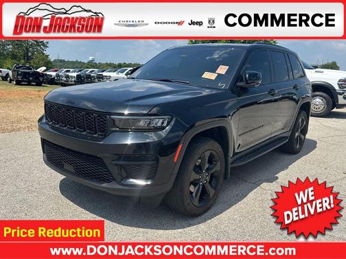 Diamond Black Crystal Pearlcoat 2025 Jeep Grand Cherokee Altitude