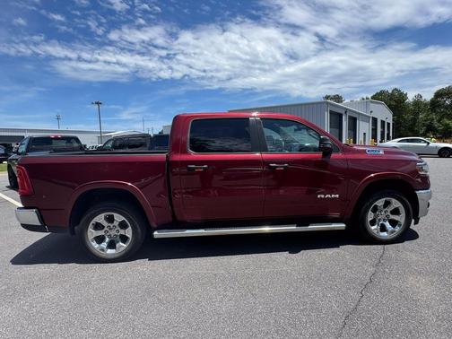 Delmonico Red Pearlcoat 2025 RAM 1500 Big Horn/Lone Star