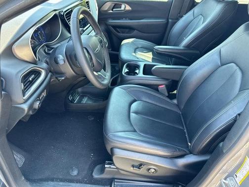 Ceramic Gray Clearcoat 2025 Chrysler Pacifica L