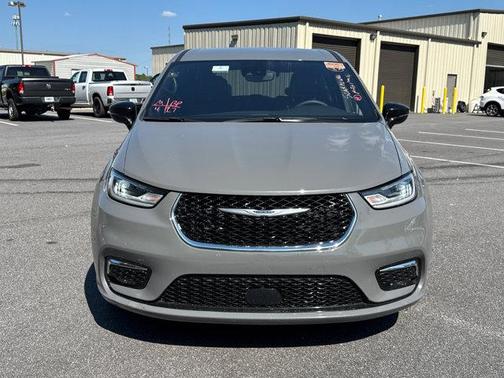 Ceramic Gray Clearcoat 2025 Chrysler Pacifica L