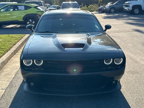 Pitch Black Clearcoat 2023 Dodge Challenger R/T