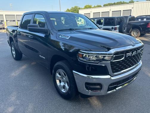 Diamond Black Crystal Pearlcoat 2026 RAM 1500 Tradesman