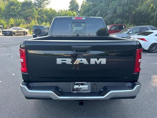 Diamond Black Crystal Pearlcoat 2026 RAM 1500 Tradesman