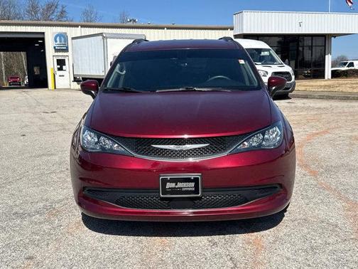 2021 Chrysler Voyager LXI