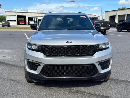 Silver Zynith 2025 Jeep Grand Cherokee Limited