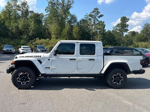 Bright White Clearcoat 2023 Jeep Gladiator Rubicon