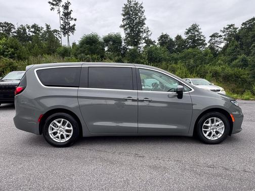 Ceramic Gray Clearcoat 2023 Chrysler Pacifica Touring L