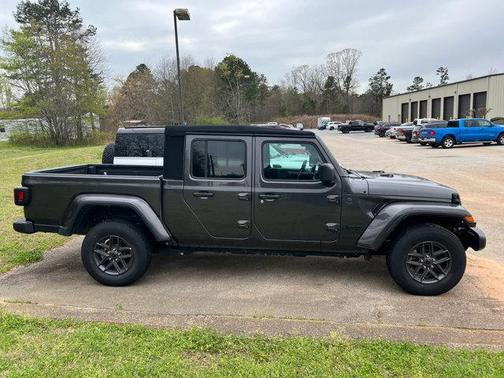 2024 Jeep Gladiator Sport S