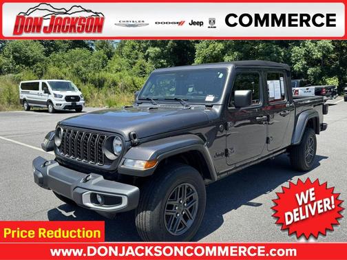 Granite Crystal Metallic Clearcoat 2024 Jeep Gladiator Sport S
