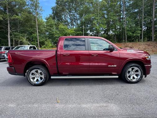 Delmonico Red Pearlcoat 2025 RAM 1500 Big Horn/Lone Star