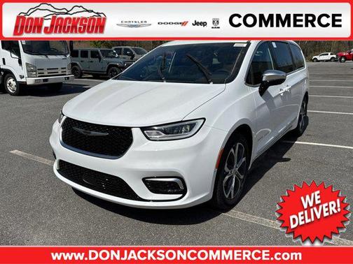 Bright White Clearcoat 2026 Chrysler Pacifica L