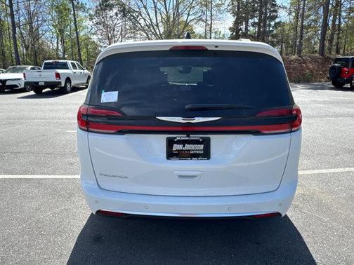 Bright White Clearcoat 2026 Chrysler Pacifica L