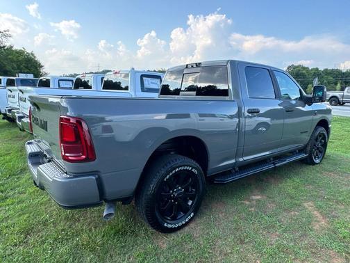Ceramic Gray Clearcoat 2026 RAM 2500 Big Horn Crew Cab 4x2 6'4' Box