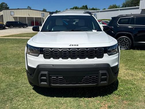 Bright White Clearcoat 2026 Jeep Cherokee Laredo