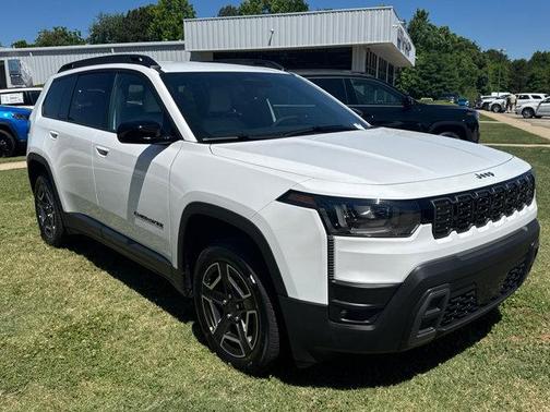 Bright White Clearcoat 2026 Jeep Cherokee Laredo