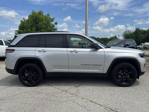 Silver Zynith 2023 Jeep Grand Cherokee Altitude