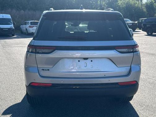 Silver Zynith 2023 Jeep Grand Cherokee Altitude