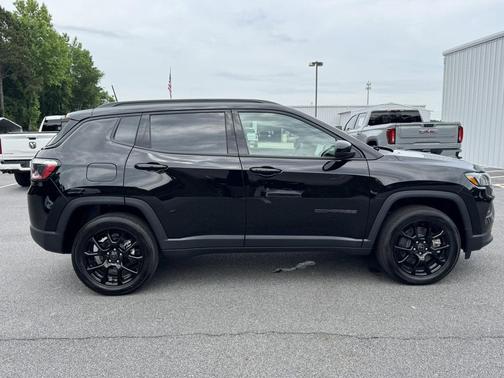 DIAMOND BLACK CRYSTAL P/C 2026 Jeep Compass Sport