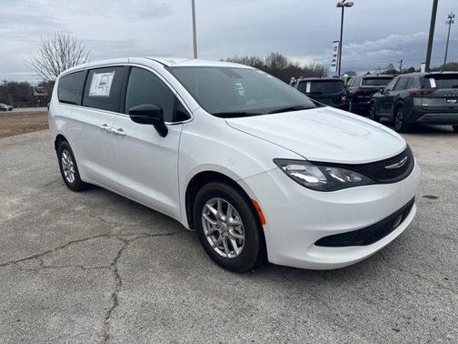 2026 Chrysler Voyager LX