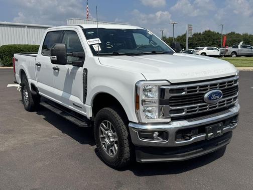 Oxford White 2025 Ford F-250 XLT