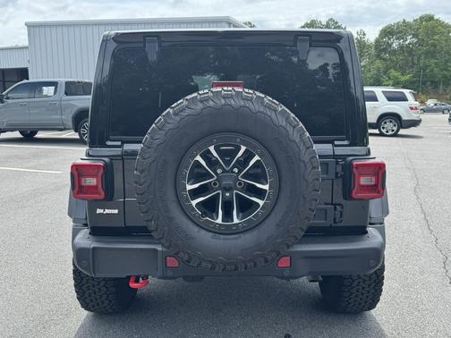 Black Clearcoat 2025 Jeep Wrangler Rubicon
