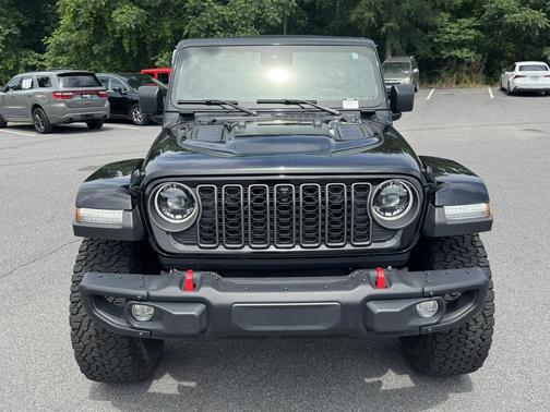 Black Clearcoat 2025 Jeep Wrangler Rubicon