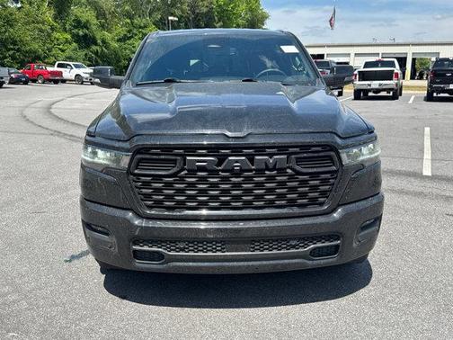 Diamond Black Crystal Pearlcoat 2025 RAM 1500 Big Horn/Lone Star