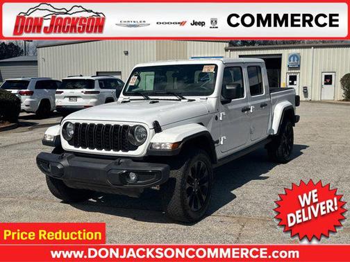 Bright White Clearcoat 2024 Jeep Gladiator Nighthawk