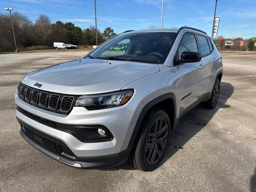 Silver Zynith Metallic Clearcoat 2026 Jeep Compass Latitude