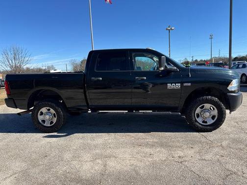 2017 RAM 2500 Tradesman Crew Cab 4x4 6'4' Box