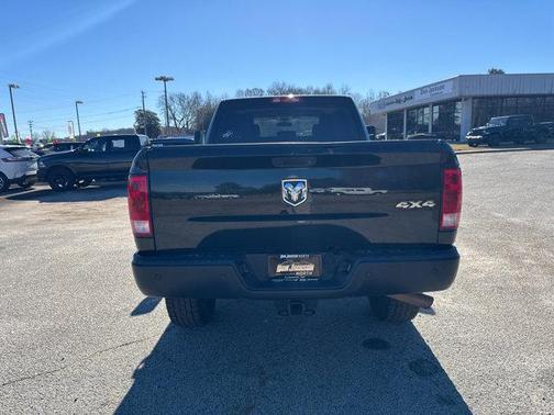 2017 RAM 2500 Tradesman Crew Cab 4x4 6'4' Box