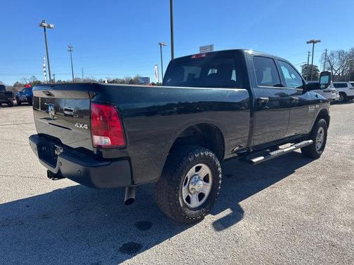 2017 RAM 2500 Tradesman Crew Cab 4x4 6'4' Box