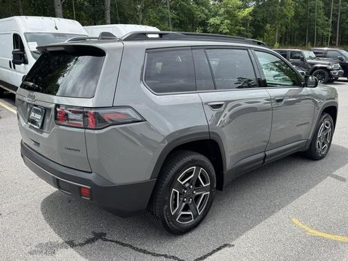Sting-Gray Clearcoat 2026 Jeep Cherokee Laredo 4x4