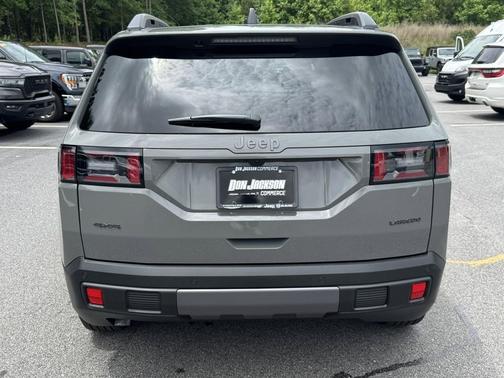 Sting-Gray Clearcoat 2026 Jeep Cherokee Laredo 4x4