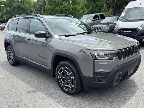 Sting-Gray Clearcoat 2026 Jeep Cherokee Laredo 4x4