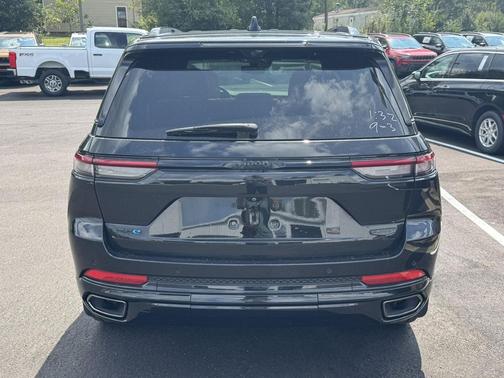Diamond Black Crystal Pearlcoat 2025 Jeep Grand Cherokee 4xe Summit Reserve